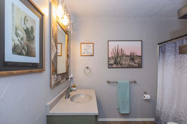 1607 N Mary Ellen Street, Pampa, TX 79065