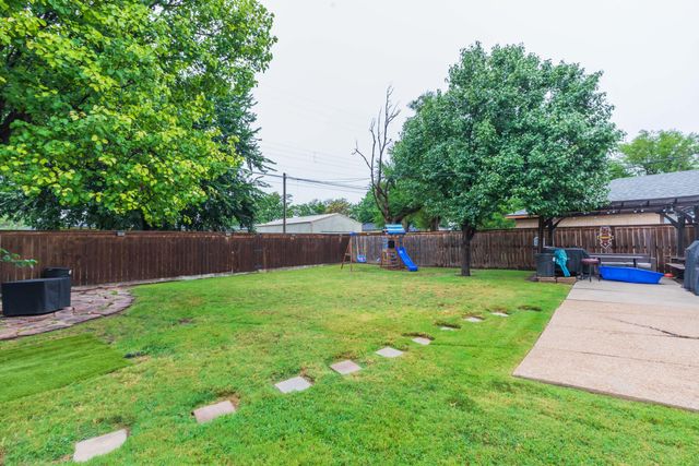 1607 N Mary Ellen Street, Pampa, TX 79065
