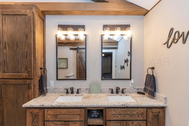 1607 N Mary Ellen Street, Pampa, TX 79065