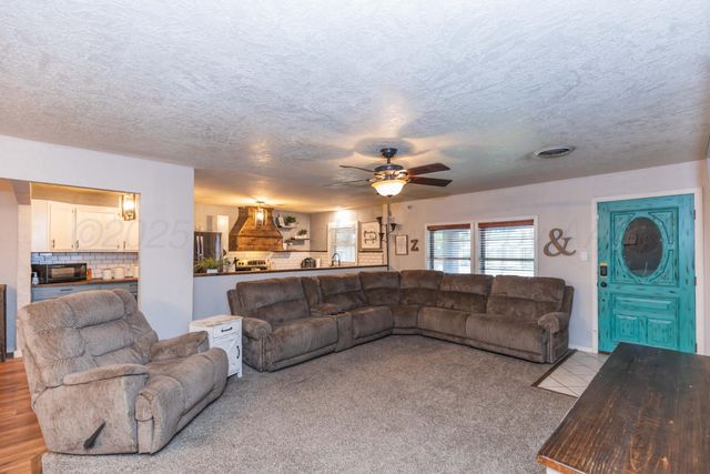 1607 N Mary Ellen Street, Pampa, TX 79065