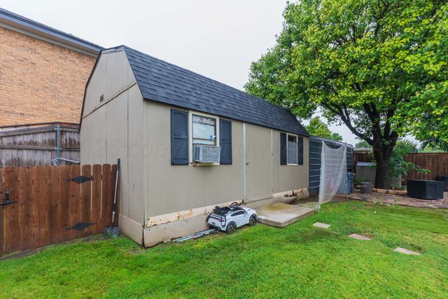 1607 N Mary Ellen Street, Pampa, TX 79065