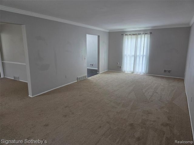 5715 Hobnail Circle, West Bloomfield, MI 48322