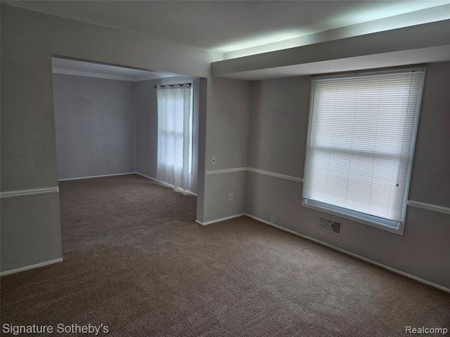 5715 Hobnail Circle, West Bloomfield, MI 48322