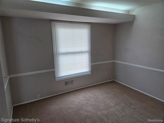 5715 Hobnail Circle, West Bloomfield, MI 48322