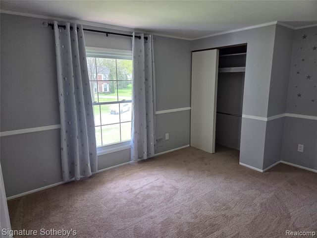 5715 Hobnail Circle, West Bloomfield, MI 48322