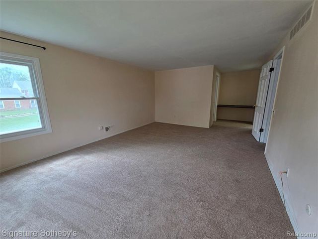 5715 Hobnail Circle, West Bloomfield, MI 48322
