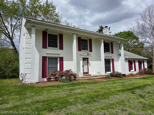 5715 Hobnail Circle, West Bloomfield, MI 48322