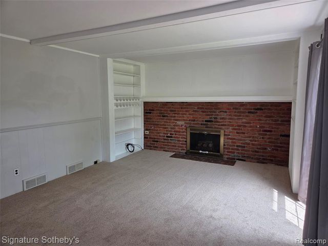 5715 Hobnail Circle, West Bloomfield, MI 48322