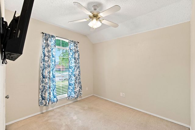 316 Willow Creek Lane, Glenn Heights, TX 75154