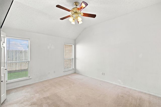 316 Willow Creek Lane, Glenn Heights, TX 75154