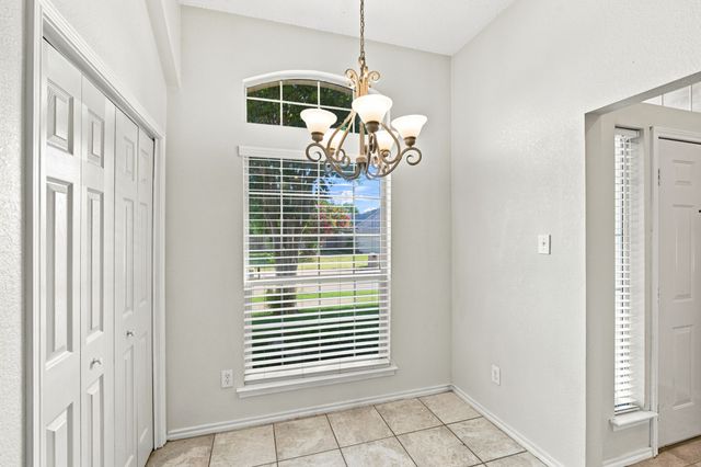 316 Willow Creek Lane, Glenn Heights, TX 75154