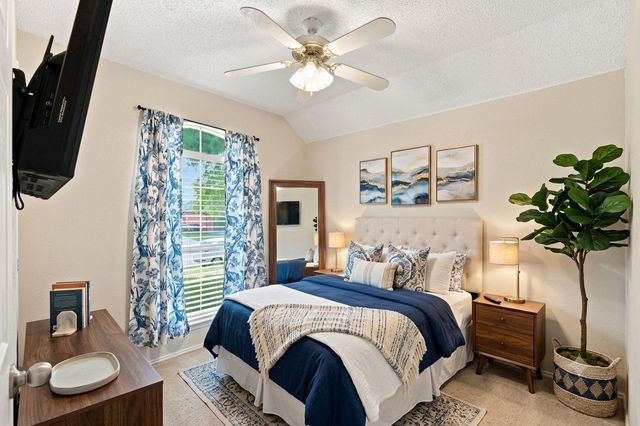 316 Willow Creek Lane, Glenn Heights, TX 75154