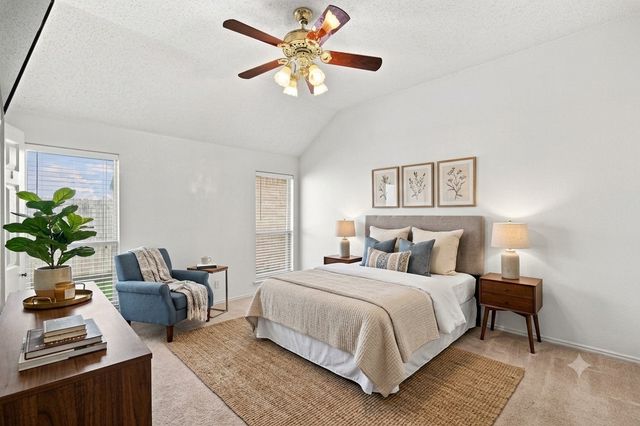 316 Willow Creek Lane, Glenn Heights, TX 75154