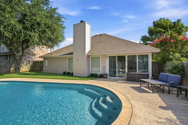 316 Willow Creek Lane, Glenn Heights, TX 75154