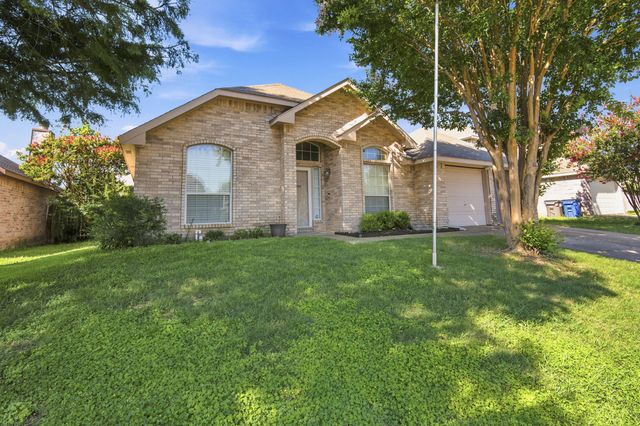 316 Willow Creek Lane, Glenn Heights, TX 75154