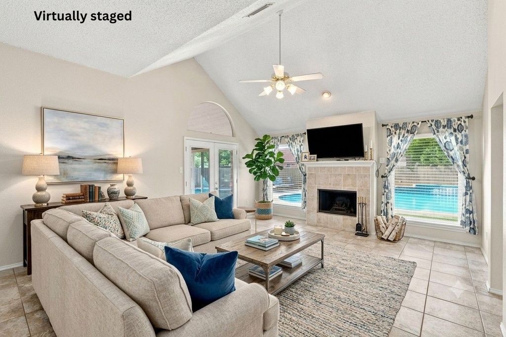 316 Willow Creek Lane, Glenn Heights, TX 75154