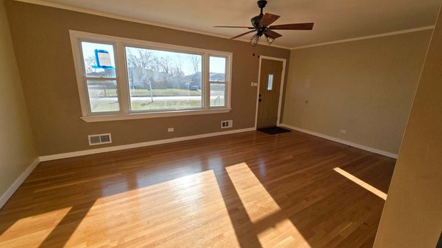 7722 W 81st Place, Bridgeview, IL 60455