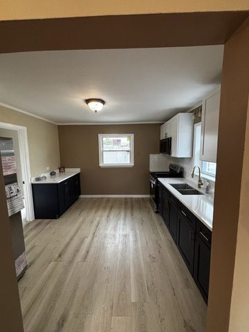 7722 W 81st Place, Bridgeview, IL 60455