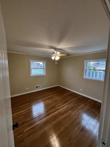 7722 W 81st Place, Bridgeview, IL 60455