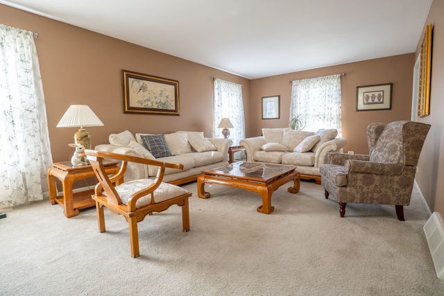 3501 Saratoga Avenue, Downers Grove, IL 60515