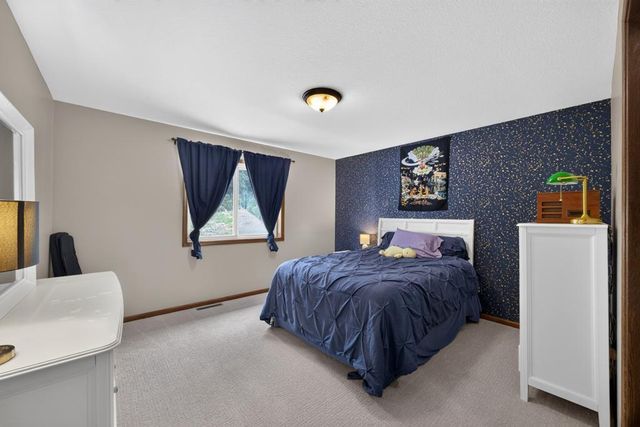 2314 Ponderosa Drive SW, Rochester, MN 55902