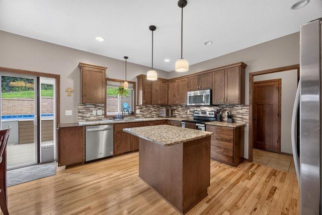 2314 Ponderosa Drive SW, Rochester, MN 55902