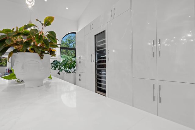 3400 Water Oak Drive 1501, Hollywood, FL 33021