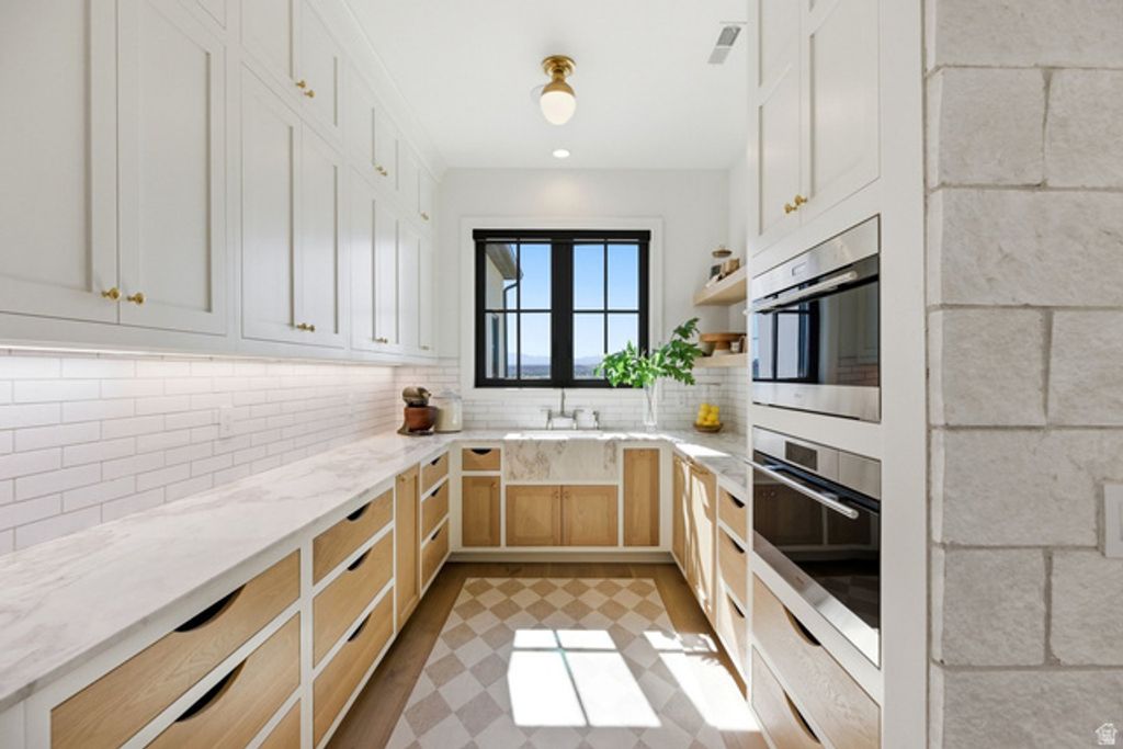 Image 8 of property listing at 1202 S INDIAN DR, Washington, UT 84780