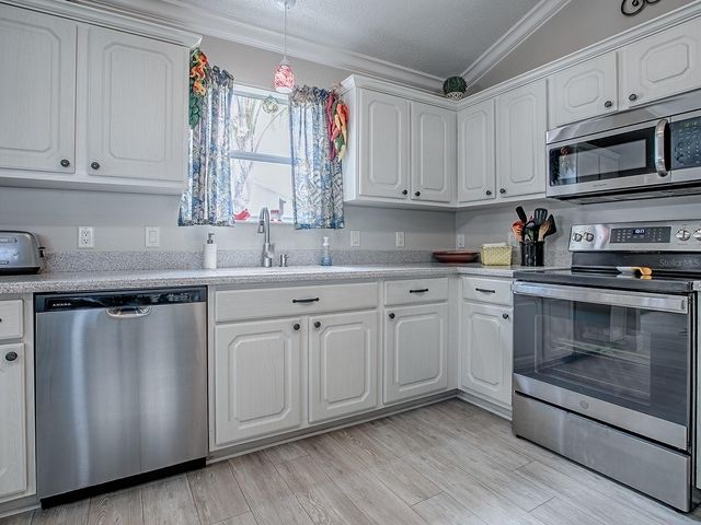 421 ALDAMA AVENUE, The Villages, FL 32159