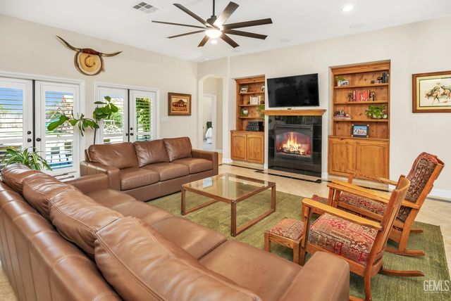 4301 Elder Court, Bakersfield, CA 93306