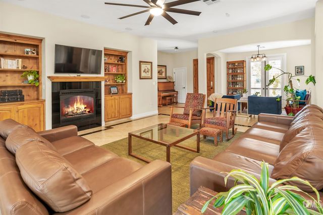 4301 Elder Court, Bakersfield, CA 93306