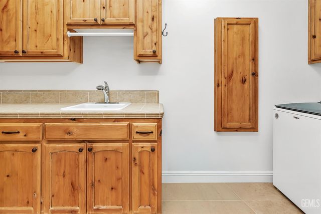 4301 Elder Court, Bakersfield, CA 93306