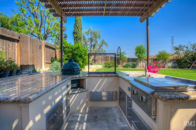 4301 Elder Court, Bakersfield, CA 93306