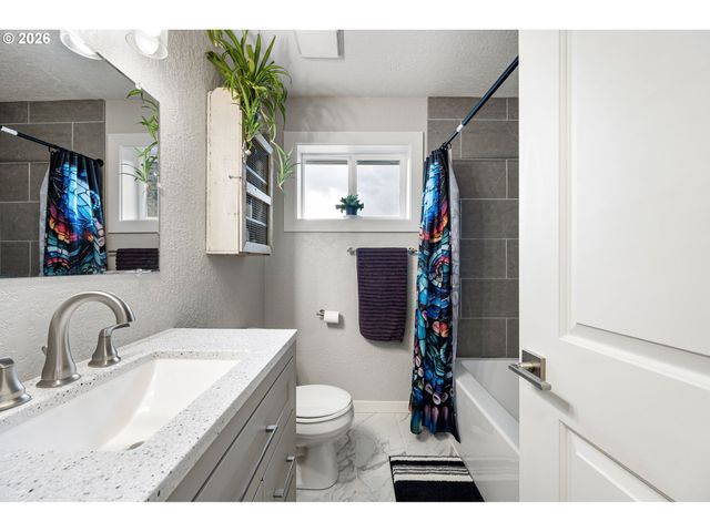 82517 Greenwood St, Creswell, OR 97426