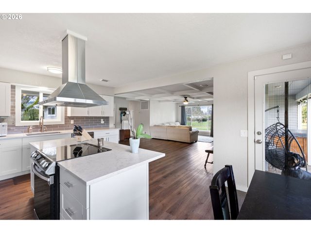 82517 Greenwood St, Creswell, OR 97426