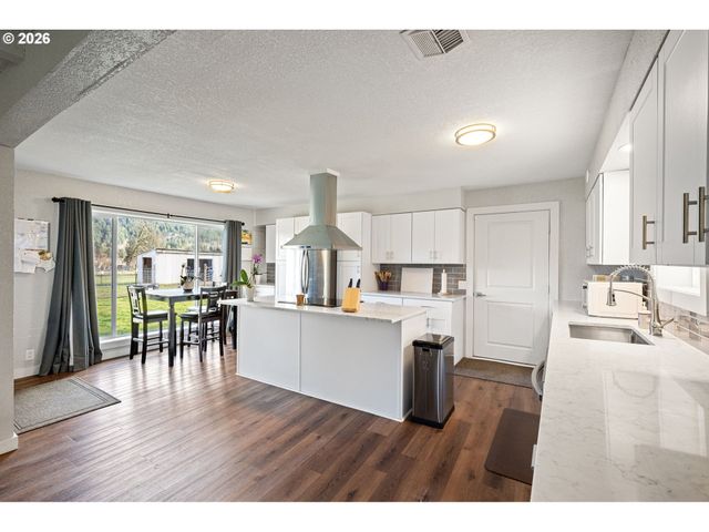 82517 Greenwood St, Creswell, OR 97426