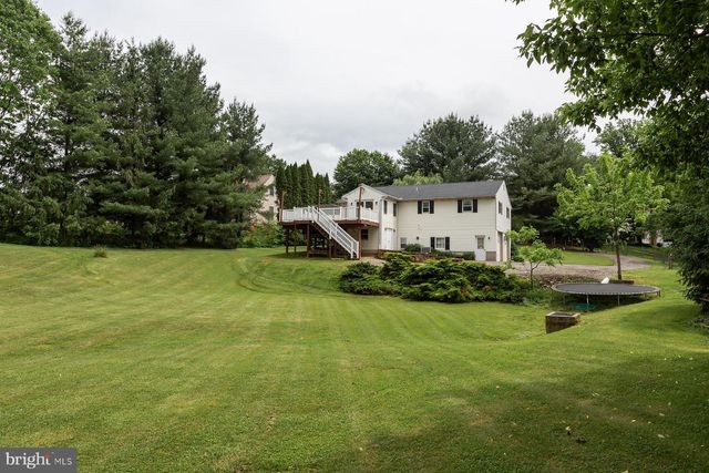 3 APACHE LN, Willow Street, PA 17584