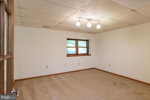 3 APACHE LN, Willow Street, PA 17584