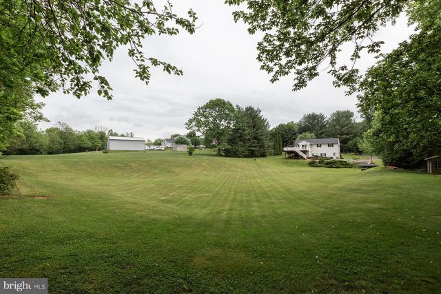 3 APACHE LN, Willow Street, PA 17584