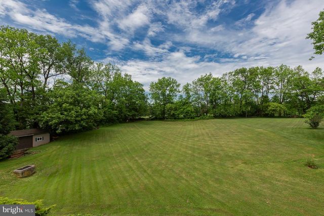 3 APACHE LN, Willow Street, PA 17584