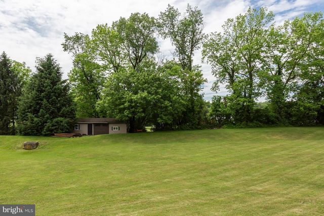 3 APACHE LN, Willow Street, PA 17584
