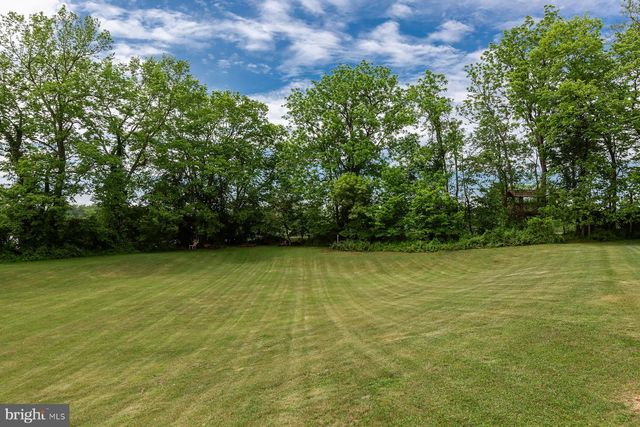 3 APACHE LN, Willow Street, PA 17584