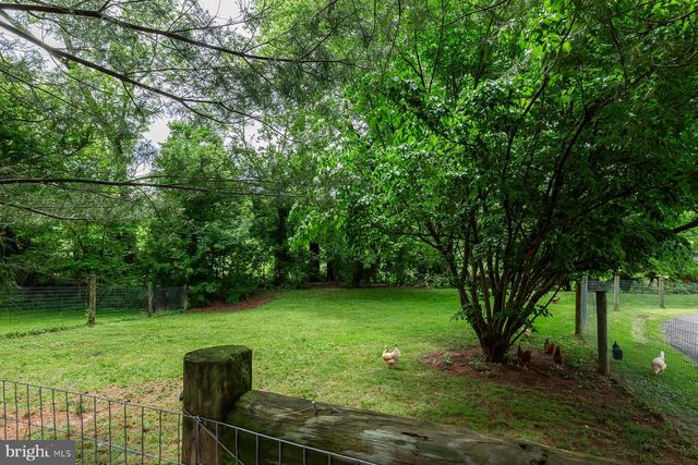 3 APACHE LN, Willow Street, PA 17584
