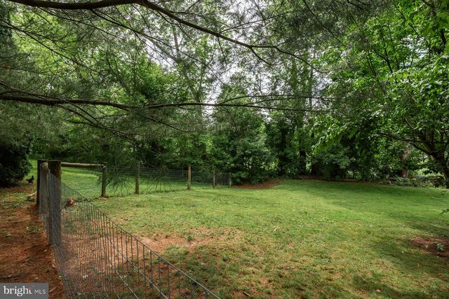 3 APACHE LN, Willow Street, PA 17584