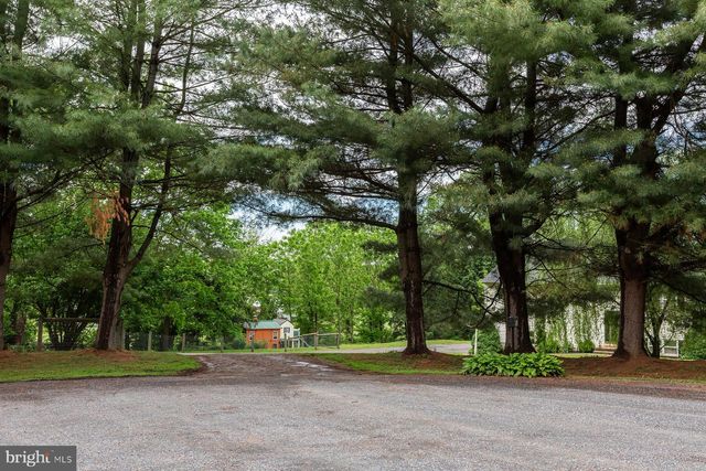 3 APACHE LN, Willow Street, PA 17584