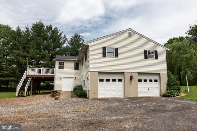 3 APACHE LN, Willow Street, PA 17584