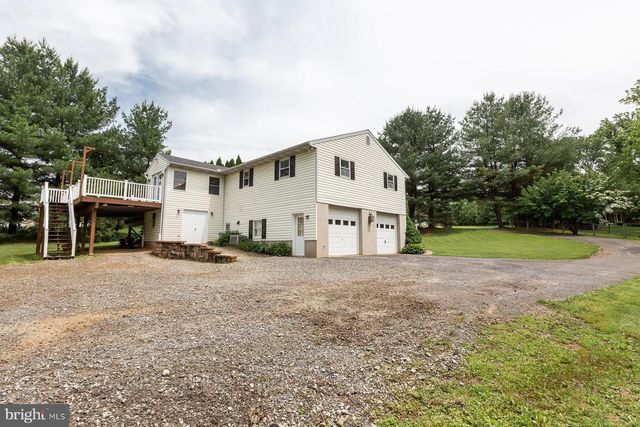 3 APACHE LN, Willow Street, PA 17584