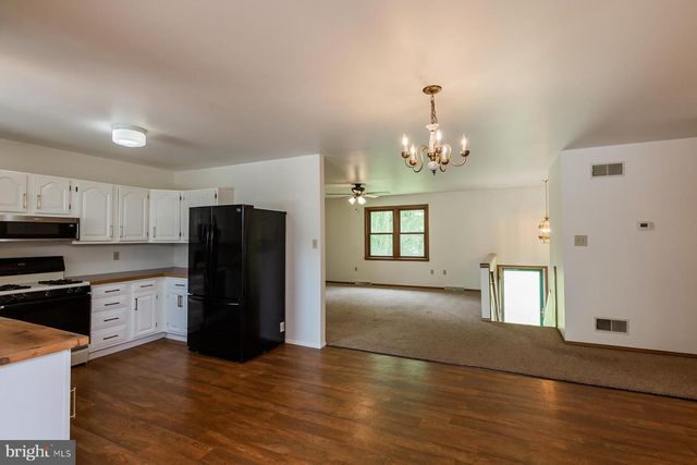 3 APACHE LN, Willow Street, PA 17584
