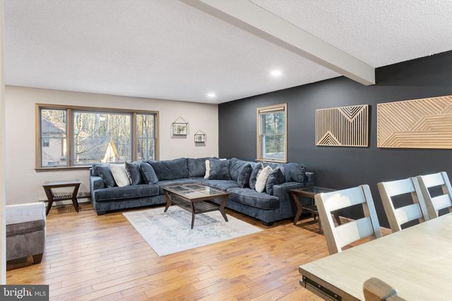 49 FOREST DR, Lake Harmony, PA 18624