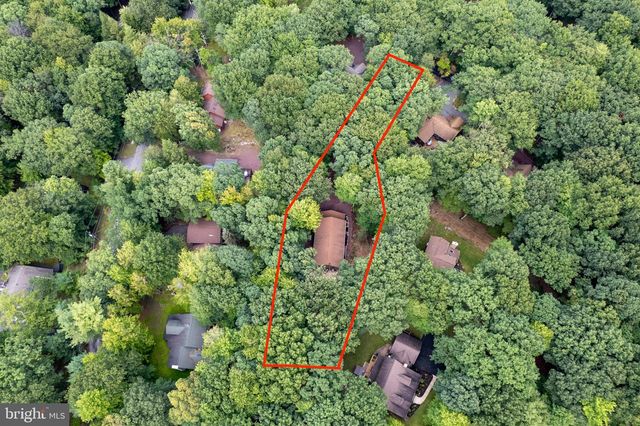 49 FOREST DR, Lake Harmony, PA 18624